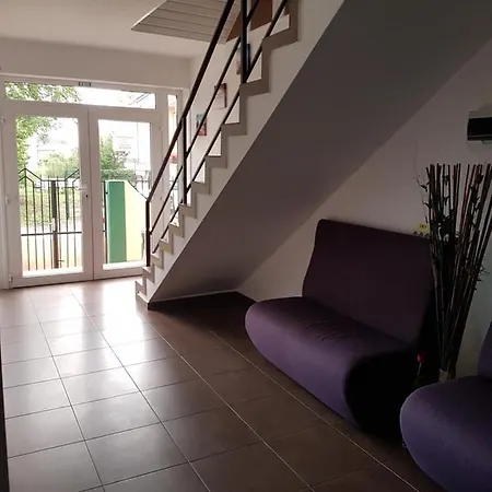 House 1 בית הארחה אפורי נורד