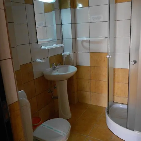 House 1 אפורי נורד