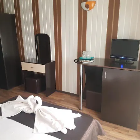 בית הארחה House 1 אפורי נורד