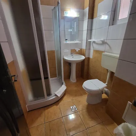 בית הארחה House 1 2*