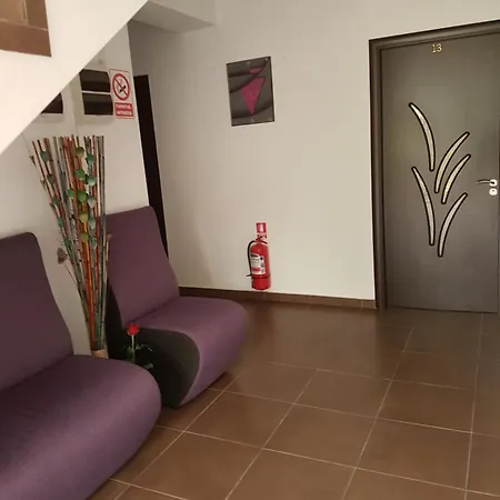 בית הארחה House 1 אפורי נורד