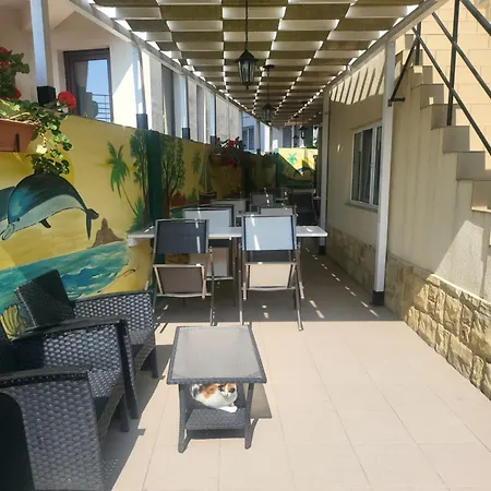 Πανσιόν House 1 2*