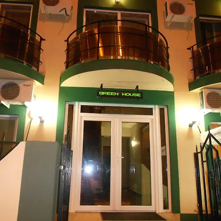 House 1 אפורי נורד