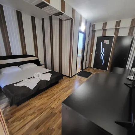 House 1 Πανσιόν 2*