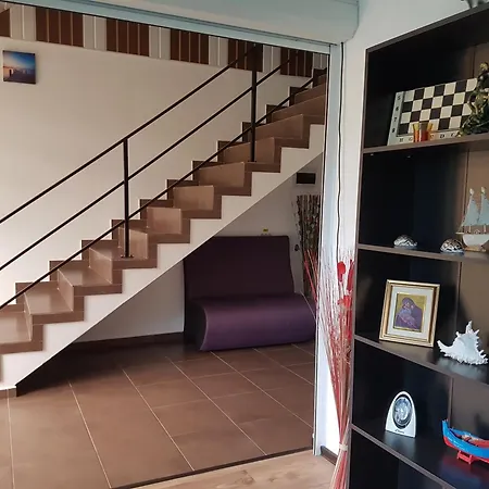 בית הארחה House 1 2*