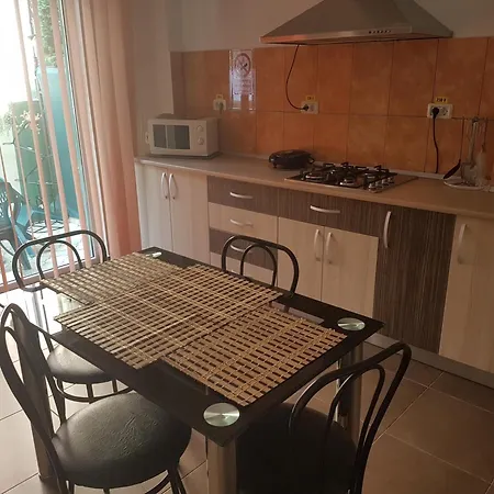 Гостевой дом House 1 2*