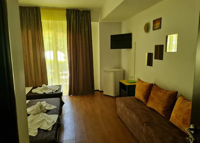 House 1 ゲストハウス 2*