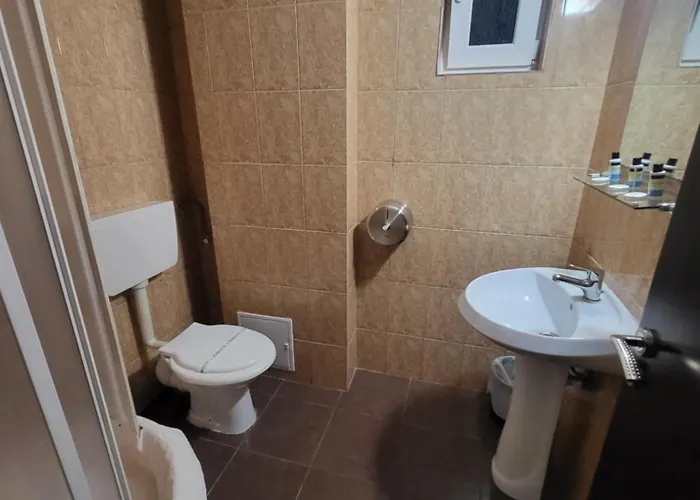 House 1 ゲストハウス 2*